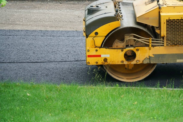 Best Professional Driveway Pavers  in Lawrence, KS